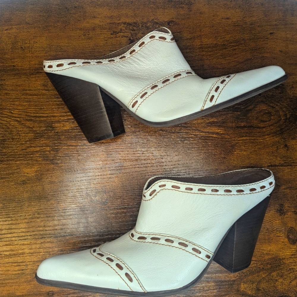 Nicole Mules
